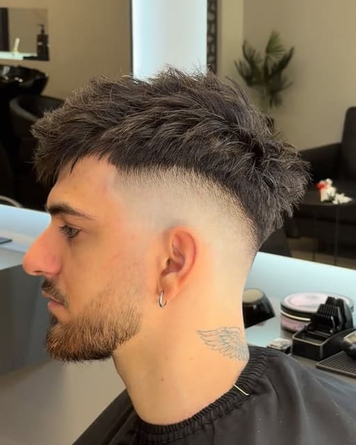 Burst fade με υφή στην κορυφή, στο BK HAIR STUDIO